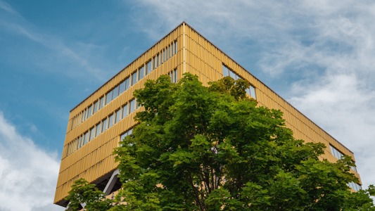 Sadelplatsen 4